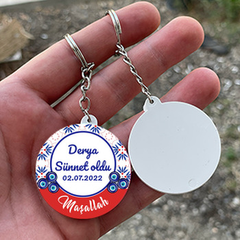 Kırmızı Çini Desende Nazar Boncuğu ile Sünnet Temalı Daire Plastik Anahtarlık