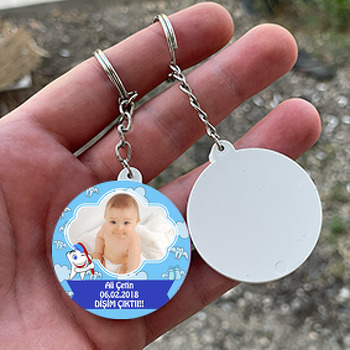 Kırmızı Diş Fırçalı Erkek Bebek Temalı Plastik Daire Diş Anahtarlık