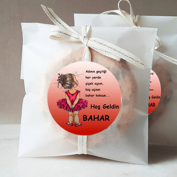 Kırmızı Elbiseli Kız ile Turuncu Beyaz Fon Temalı Sticker