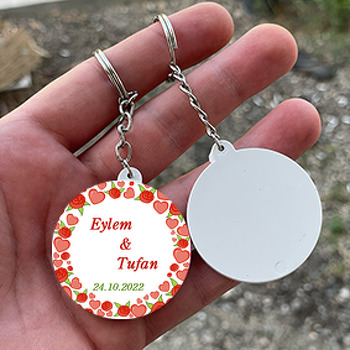 Kırmızı Güller ile Kalpler Temalı Daire Plastik Anahtarlık