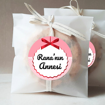 Kırmızı Kurdele ile Pembe Puantiye Fon Temalı Sticker