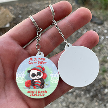 Kırmızı Şapkalı Panda Temalı Daire Plastik Anahtarlık