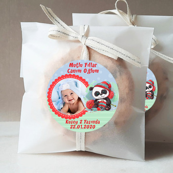 Kırmızı Şapkalı Panda Temalı Resimli Sticker