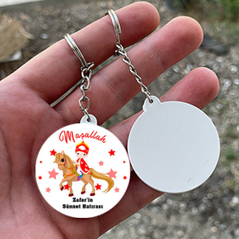 Kırmızı Yıldızlarla Sünnet Çocuğu ile Atı Temalı Daire Plastik Anahtarlık