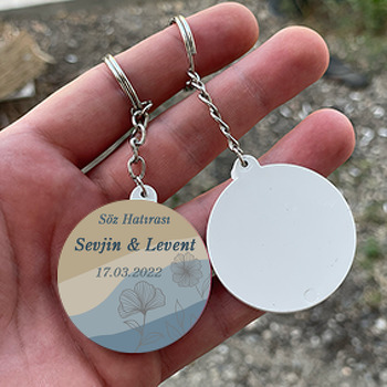 Krem Mavi Fonda Çizgisel Gelincikler Temalı Daire Plastik Anahtarlık