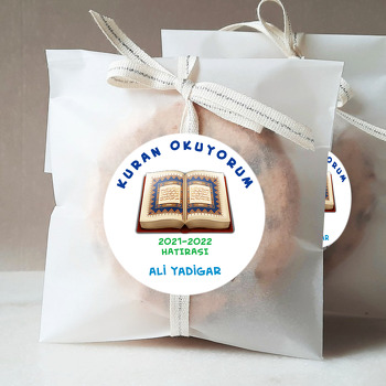 Kuran Okuyorum Mavi Yazı Temalı Sticker