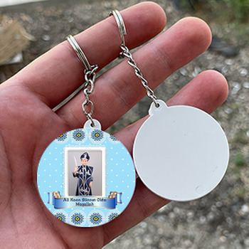 Kurdeleli Sünnet Temalı Resimli Daire Plastik Anahtarlık