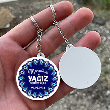 Lacivert Fonda Nazar Boncuğu Çerçeve ile Sünnet Temalı Daire Plastik Anahtarlık