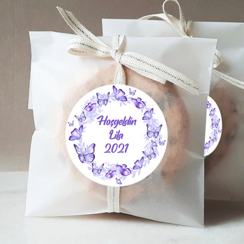 Lila Yapraklar ile Kelebekler Temalı Sticker