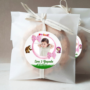 Maşa İle Koca Ayı Temalı Sticker