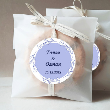 Mavi Çiçek Dalları ile Lila Fon Temalı Sticker