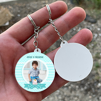 Mavi Fiyonklu Bebek Temalı Resimli Daire Plastik Anahtarlık