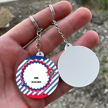 Mavi Fonlu Denizci  Temalı Daire Plastik Anahtarlık