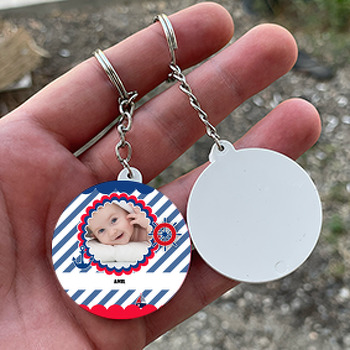 Mavi Fonlu Denizci Temalı Resimli Daire Plastik Anahtarlık