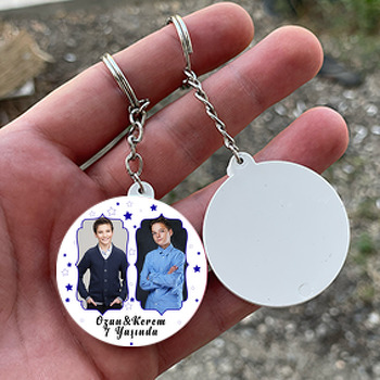 Mavi İkili Çerçeve ile Yıldız Fon Temalı Daire Plastik Doğum Günü Anahtarlık