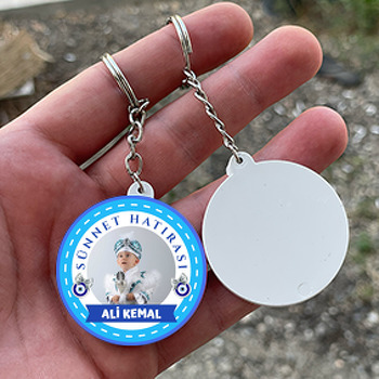 Mavi Sünnet Hatırası ile Nazar Boncuğu Temalı Daire Plastik Anahtarlık