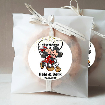 Mickey ile Minnie Mouse ve Kalp Kuyruklar Temalı Sticker