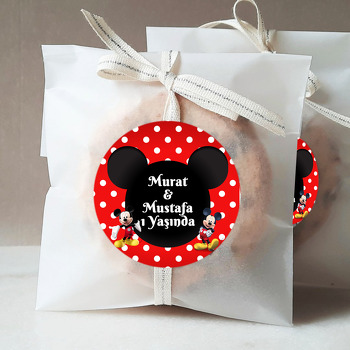 Mickey Mouse Kırmızı Fonda İkiz Temalı Sticker