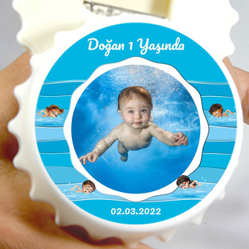Minik Yüzücü Temalı Kapak Şekilli Magnet Açacak