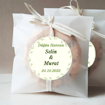 Minimal Yeşil Dallar ile Krem Fon Temalı Sticker