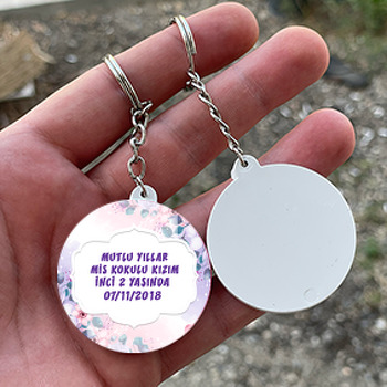 Mor Çiçekler Temalı Daire Plastik Anahtarlık