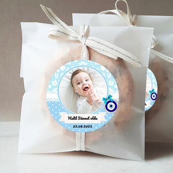 Nazarlık ile Mavi Bebek Eşyaları Fon Temalı Sticker
