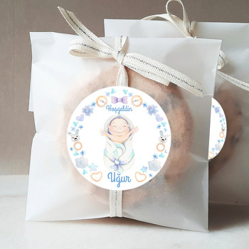Neşeli Erkek Bebek ile Oyuncak Çerçeve Temalı Sticker