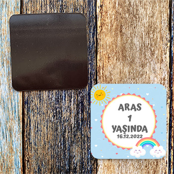Neşeli Gökkuşağı Temalı Doğum Günü Kare Magnet