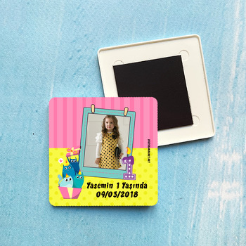 Parti Kedileri Temalı 1 Yaş Doğum Günü Plastik Kare Magnet