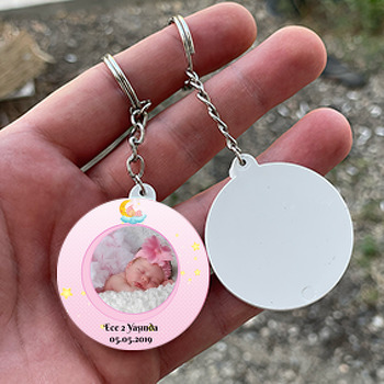 Pembe Aydede Temalı Resimli Daire Plastik Anahtarlık