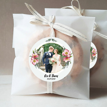 Pembe Çiçekler ile Yapraklar Temalı Sticker