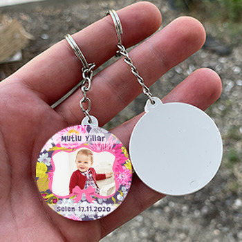 Pembe Çiçekler Temalı Resimli Daire Plastik Anahtarlık