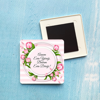 Pembe Çizgili Fonda Güller Temalı Plastik Kare Magnet