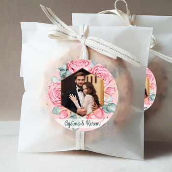 Pembe Güller ile Geometrik Fonda Gold Simler Temalı Sticker