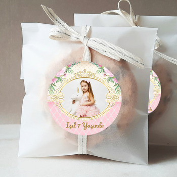 Pembe Güller ile Gold Puantiye Fon Temalı Sticker