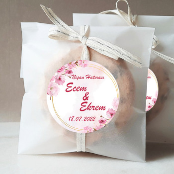 Pembe Karamfiller ile Gold Çerçeve Temalı Sticker