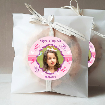 Pembe Kelebek ile Çerçeve Temalı Sticker