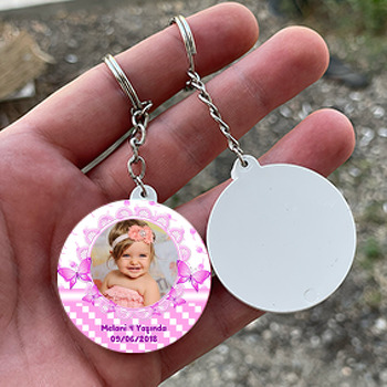 Pembe Kelebekler Temalı Daire Plastik Doğum Günü Anahtarlık
