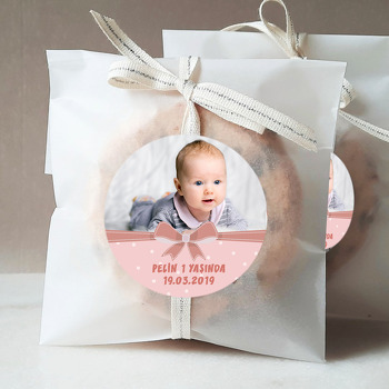 Pembe Kurdela Temalı Resimli Sticker