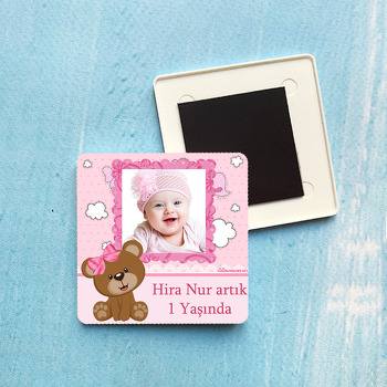Pembe Kurdelalı Ayıcık Temalı Kare Plastik Kare Magnet