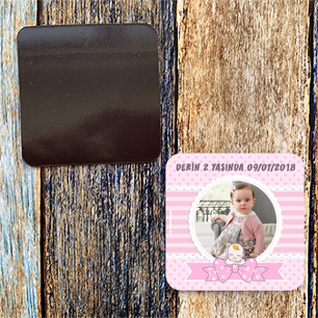 Pembe Kurdele Temalı Doğum Günü Magnet