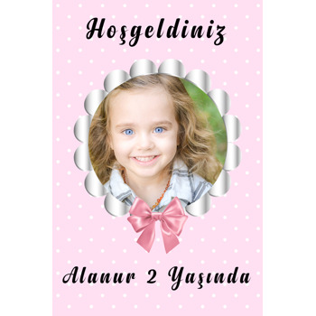 Pembe Kurdeleli Gümüş Çerçeve Temalı Doğum Günü Afiş