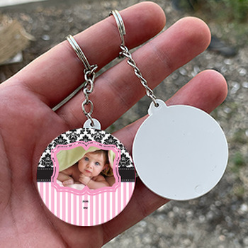 Pembe ve Siyah Dore Çerçeve Temalı Daire Plastik Anahtarlık