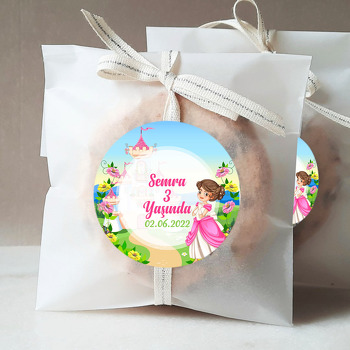 Prenses ile Pembe Çatılı Saray Temalı Sticker
