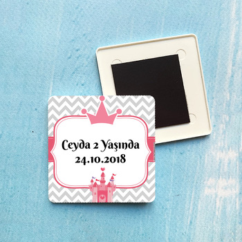Prenses Sade Yazılı Temalı Doğum Günü Plastik Kare Magnet