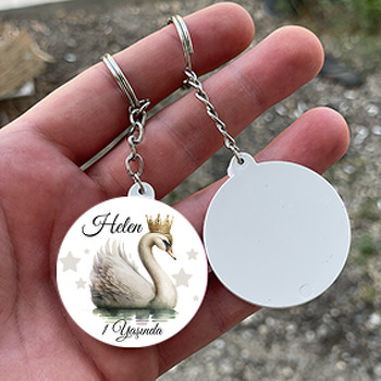 Realistik Taçlı Kuğu ile Yıldızlar Temalı Daire Plastik Doğum Günü Anahtarlık