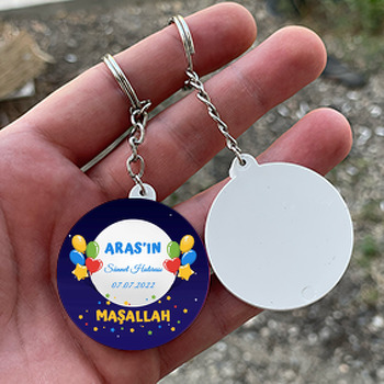 Renkli Balonlar ile Lacivert Fonda Sünnet Temalı Daire Plastik Anahtarlık
