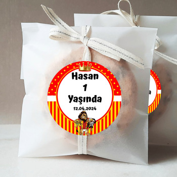 Sarı Kırmızı Fonda Aslan Temalı Sticker