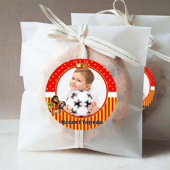 Sarı Kırmızı Fonda Aslan Temalı Sticker