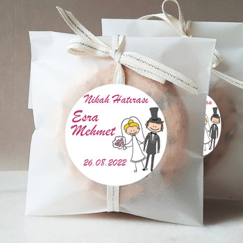 Sarışın Gelin ile Fötr Şapkalı Damat  Temalı Sticker